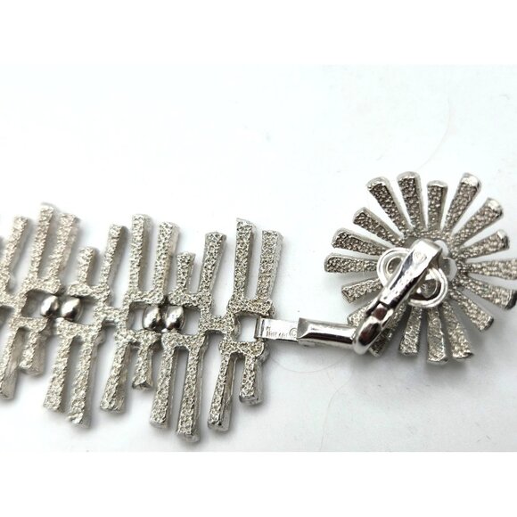 Rare Crown Trifari Brutalist Set Bracelet & Earrings Silvertone Signed 1960s - Picture 6 of 6